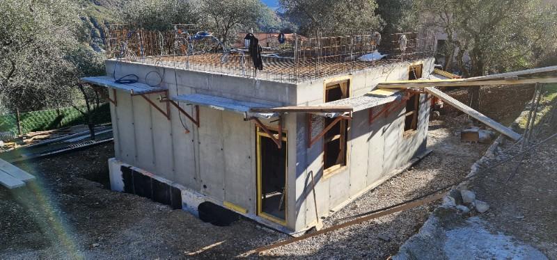 Construction d'une maison  individuelle en béton armé avec ITE